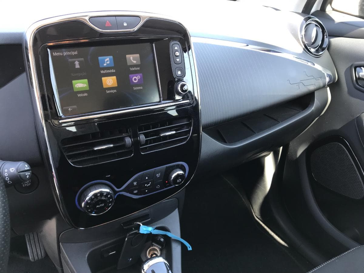 Renault Zoe · Ano 2019 — image 21
