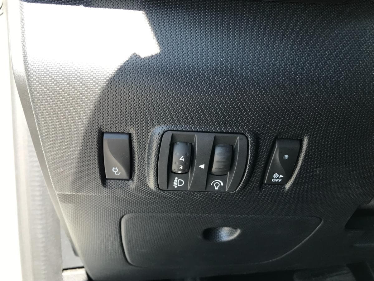 Renault Zoe · Ano 2019 — image 28