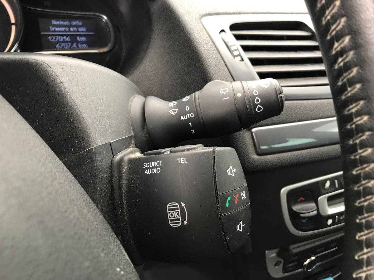 Renault Mégane 1.5DCI · Ano 2015 — imagem 23