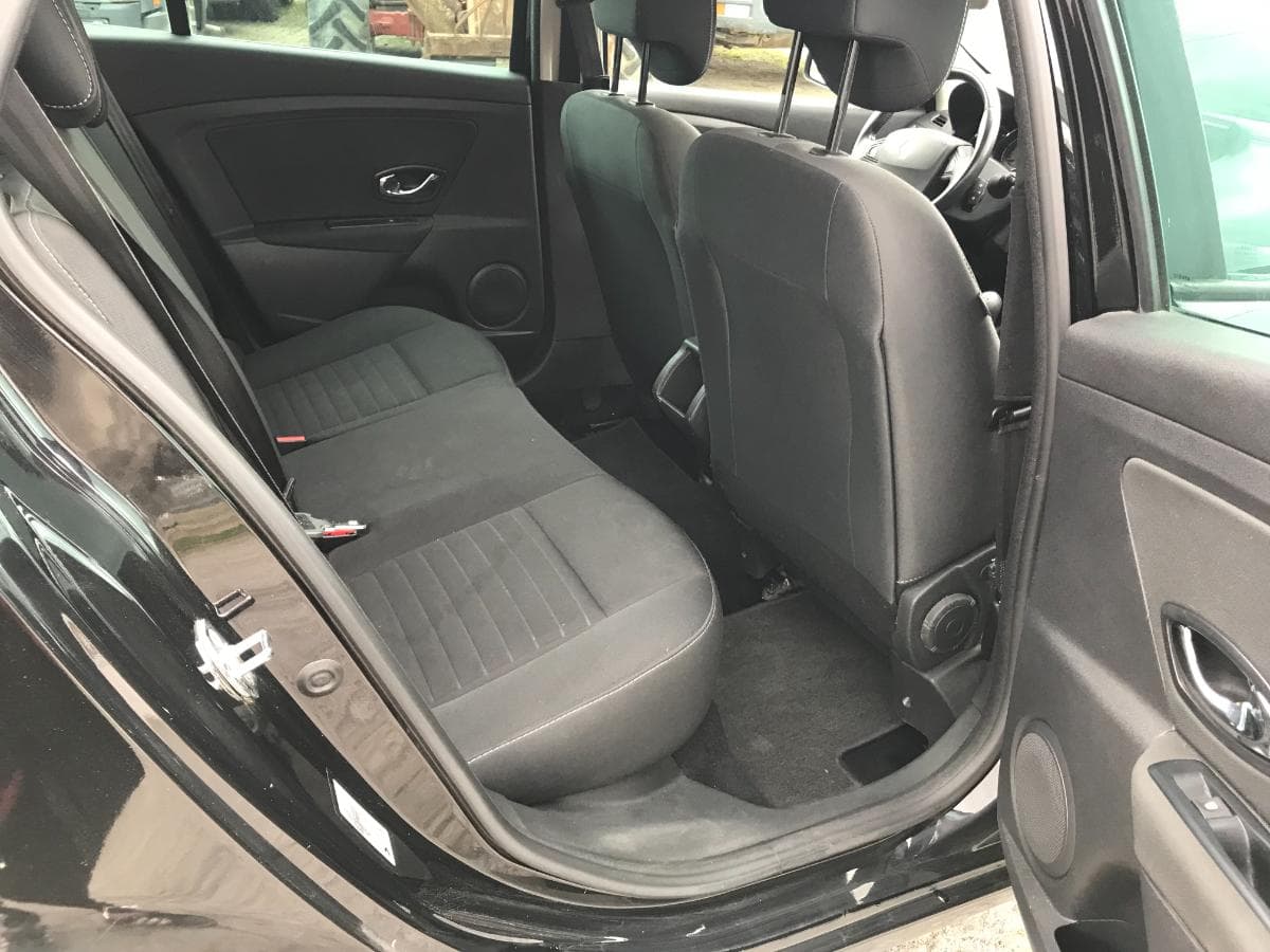 Renault Mégane 1.5DCI · Ano 2015 — imagem 21