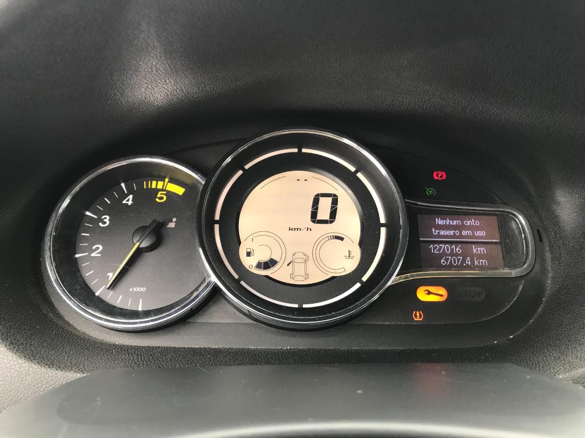 Renault Mégane 1.5DCI · Ano 2015 — imagem 24