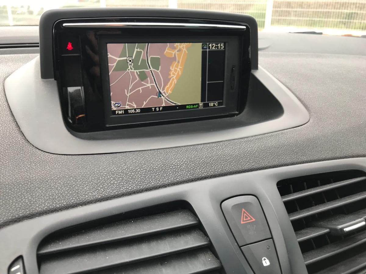 Renault Mégane 1.5DCI · Ano 2015 — imagem 25