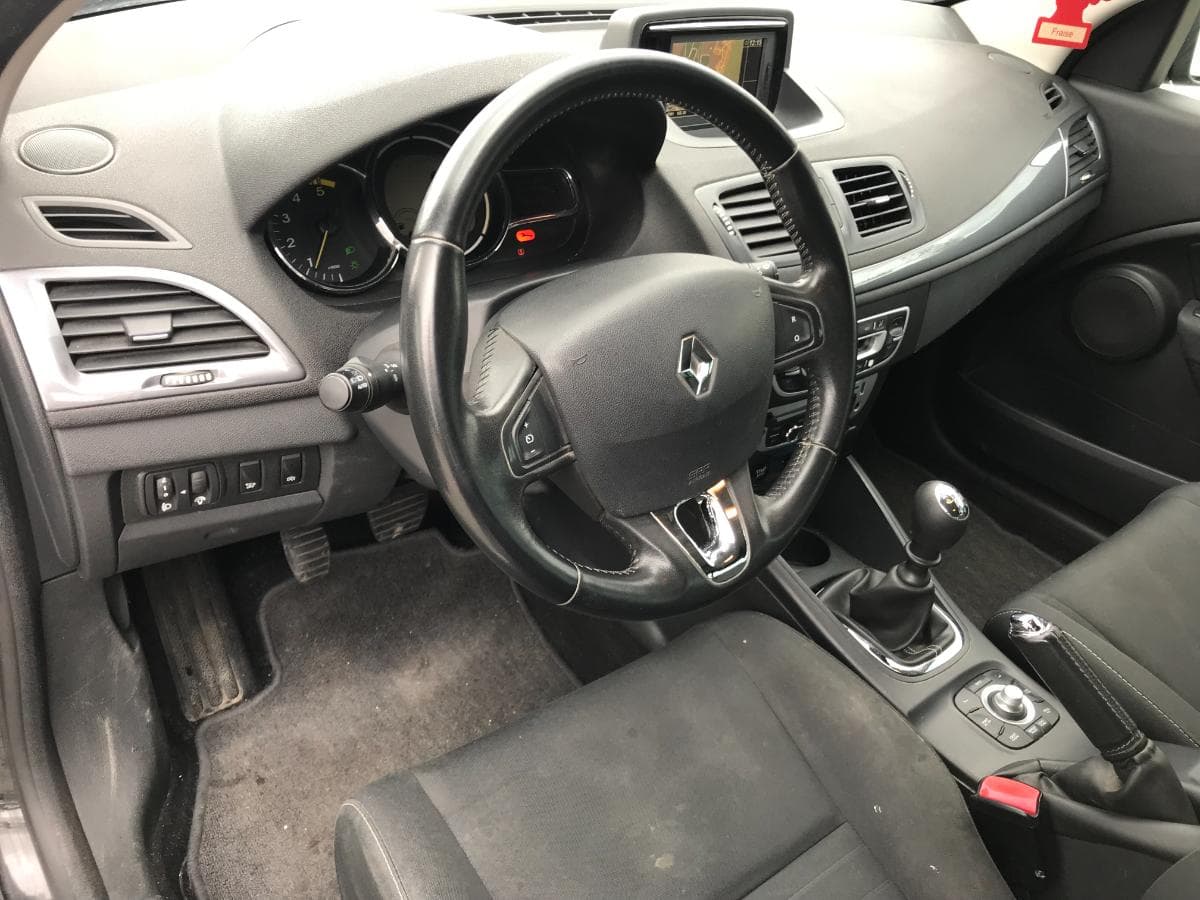 Renault Mégane 1.5DCI · Ano 2015 — imagem 27