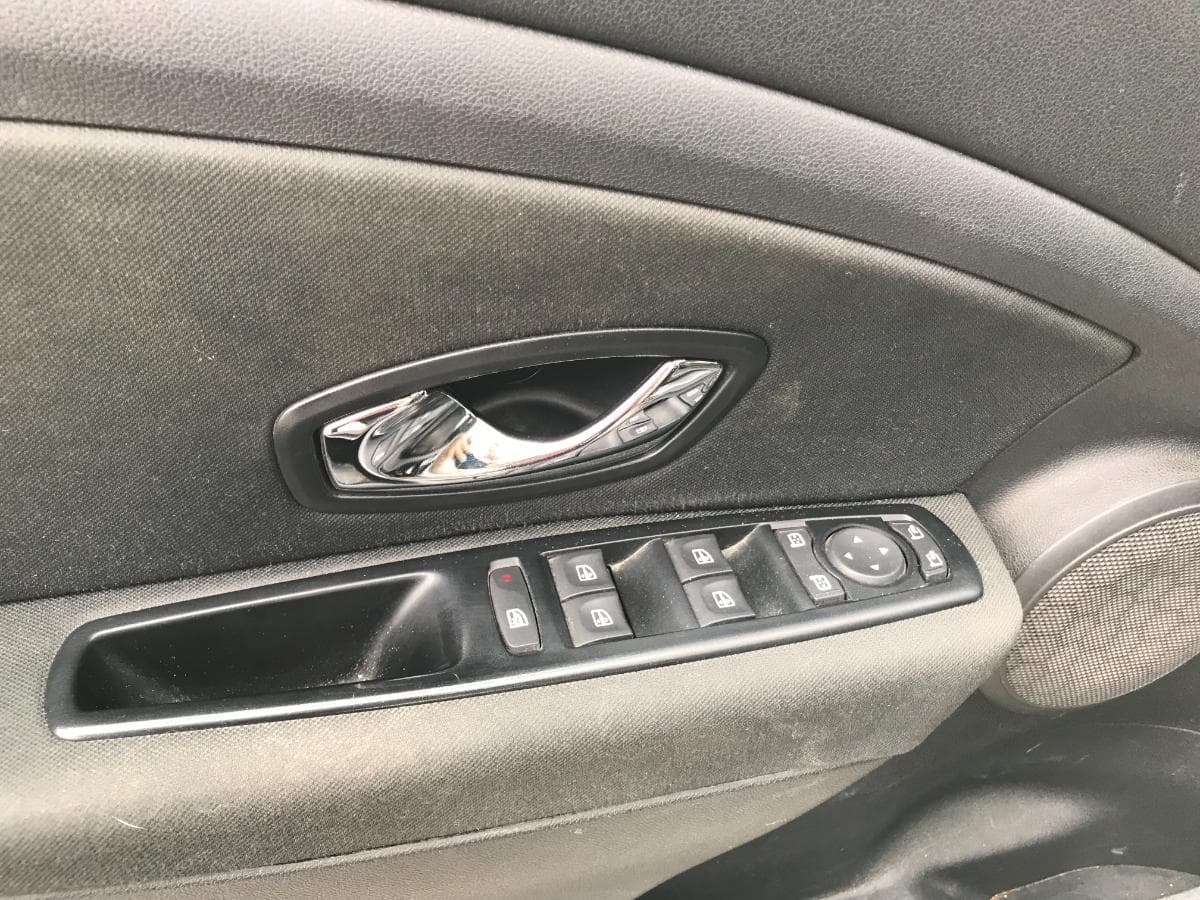 Renault Mégane 1.5DCI · Ano 2015 — imagem 33