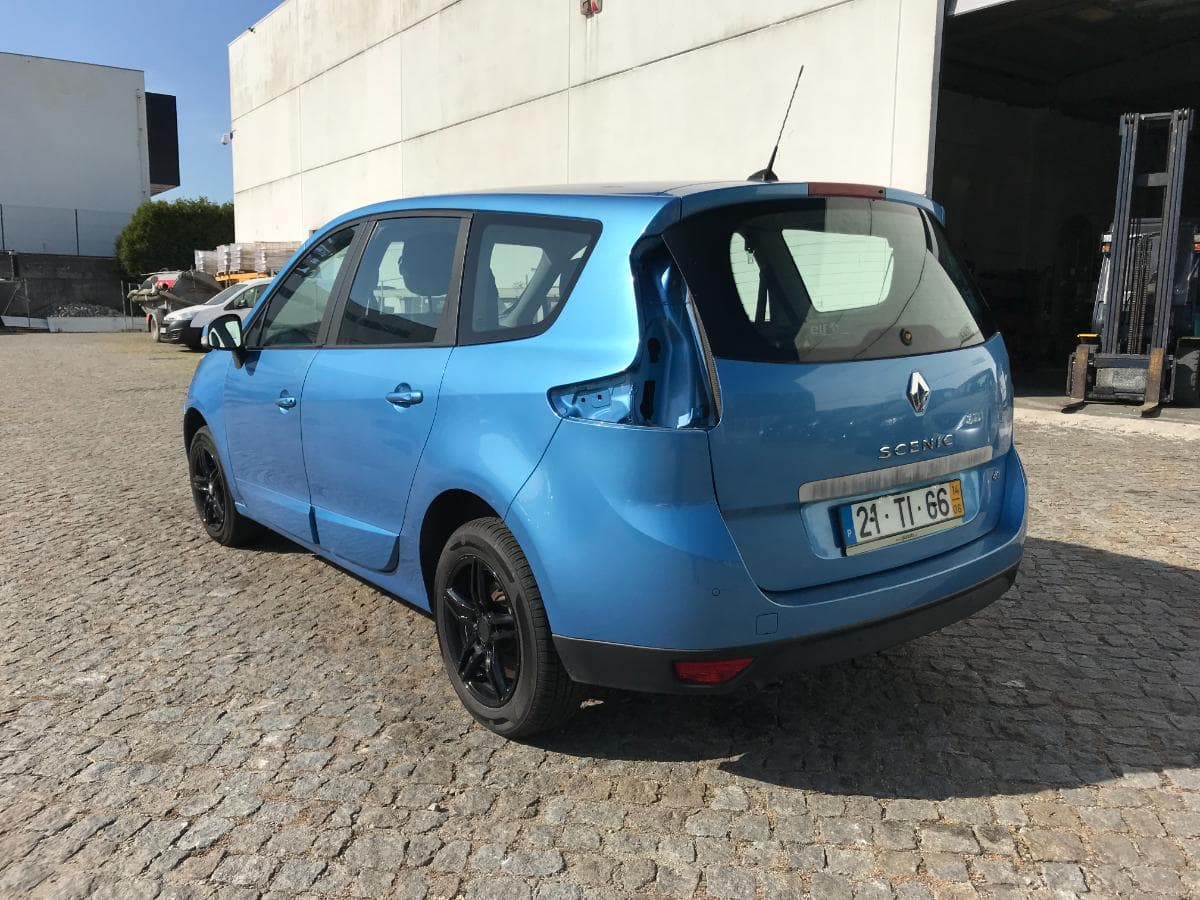 Renault Scénic 1.5DCI · Ano 2014 — imagen 9