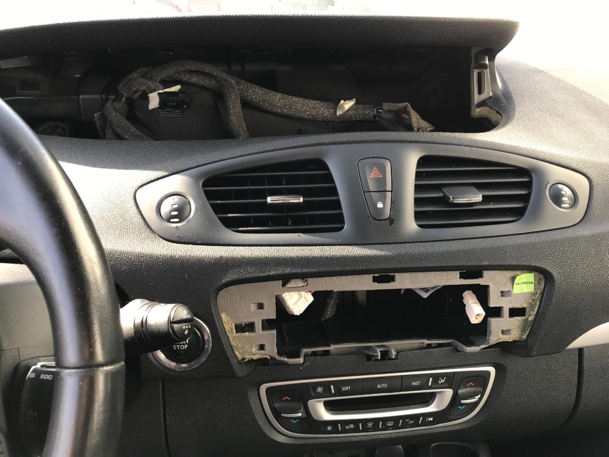 Renault Scénic 1.5DCI · Ano 2014 — imagen 29