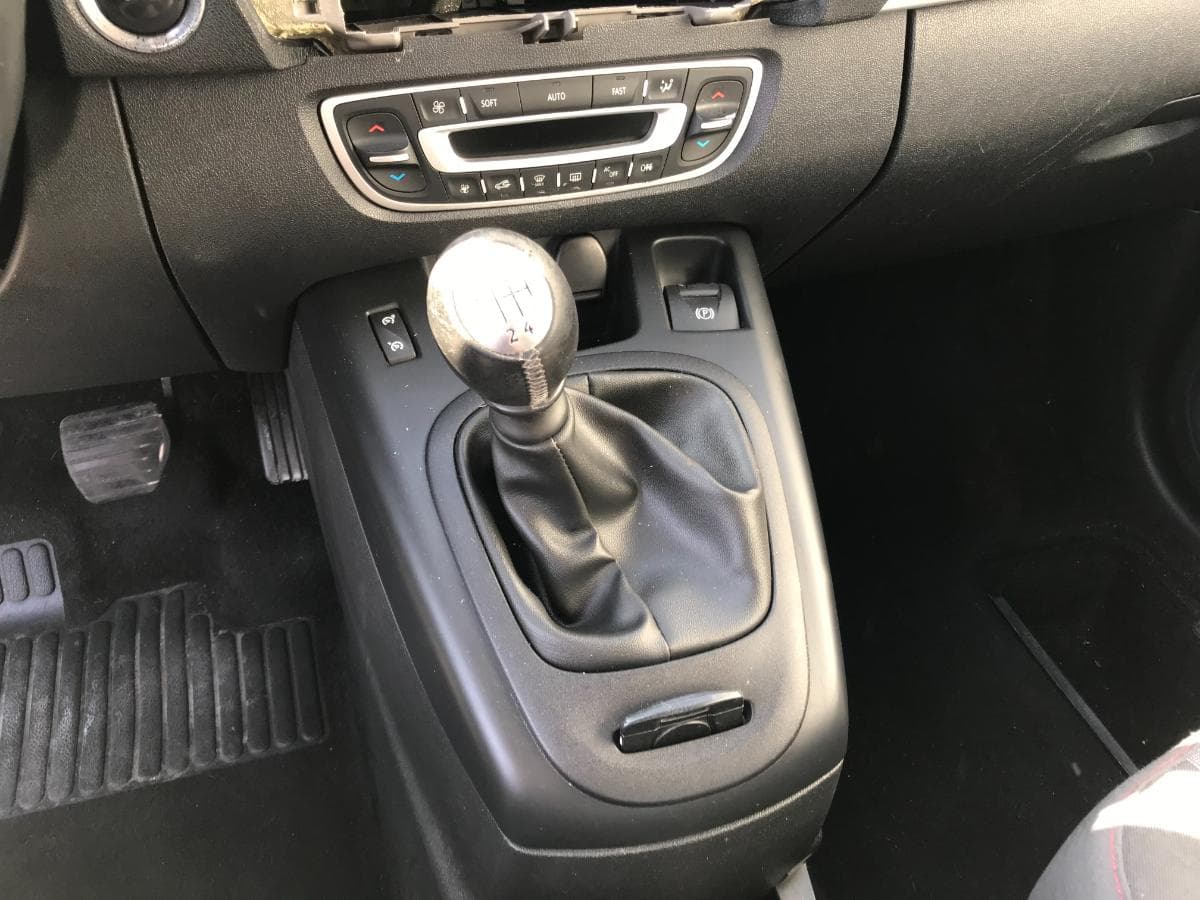Renault Scénic 1.5DCI · Ano 2014 — imagen 30