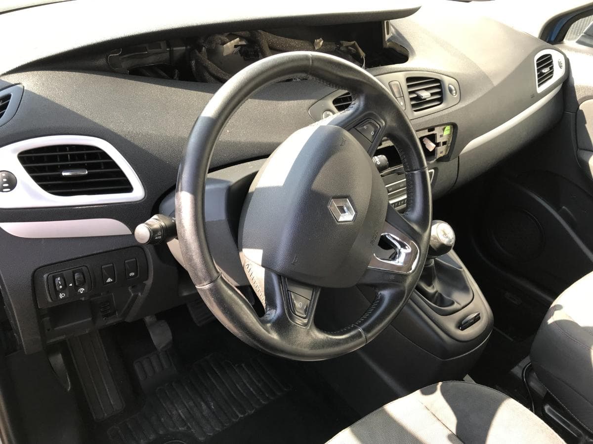 Renault Scénic 1.5DCI · Ano 2014 — imagen 32
