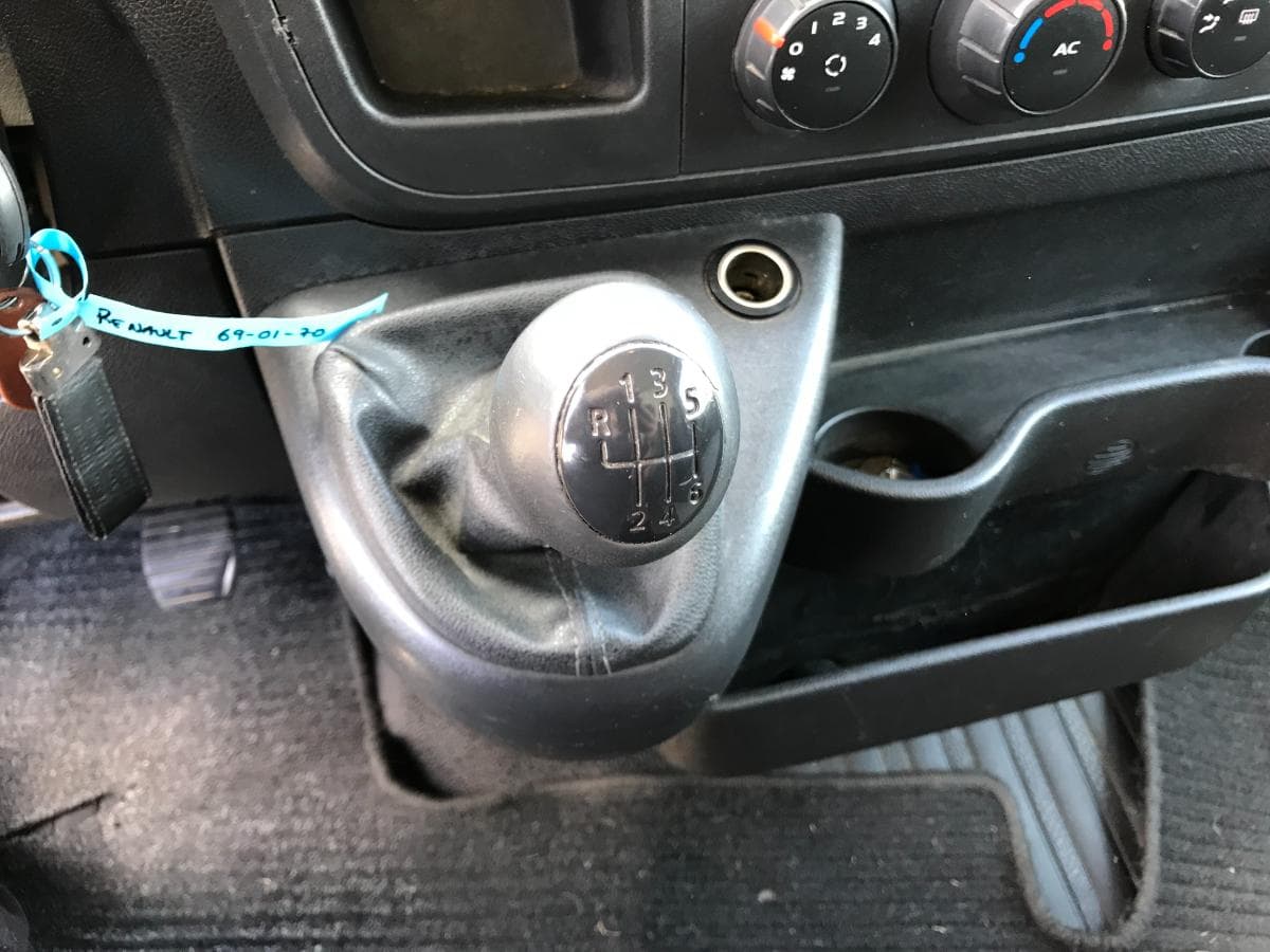Renault Master 2.3 DCI 125 · Ano 2014 — imagem 25
