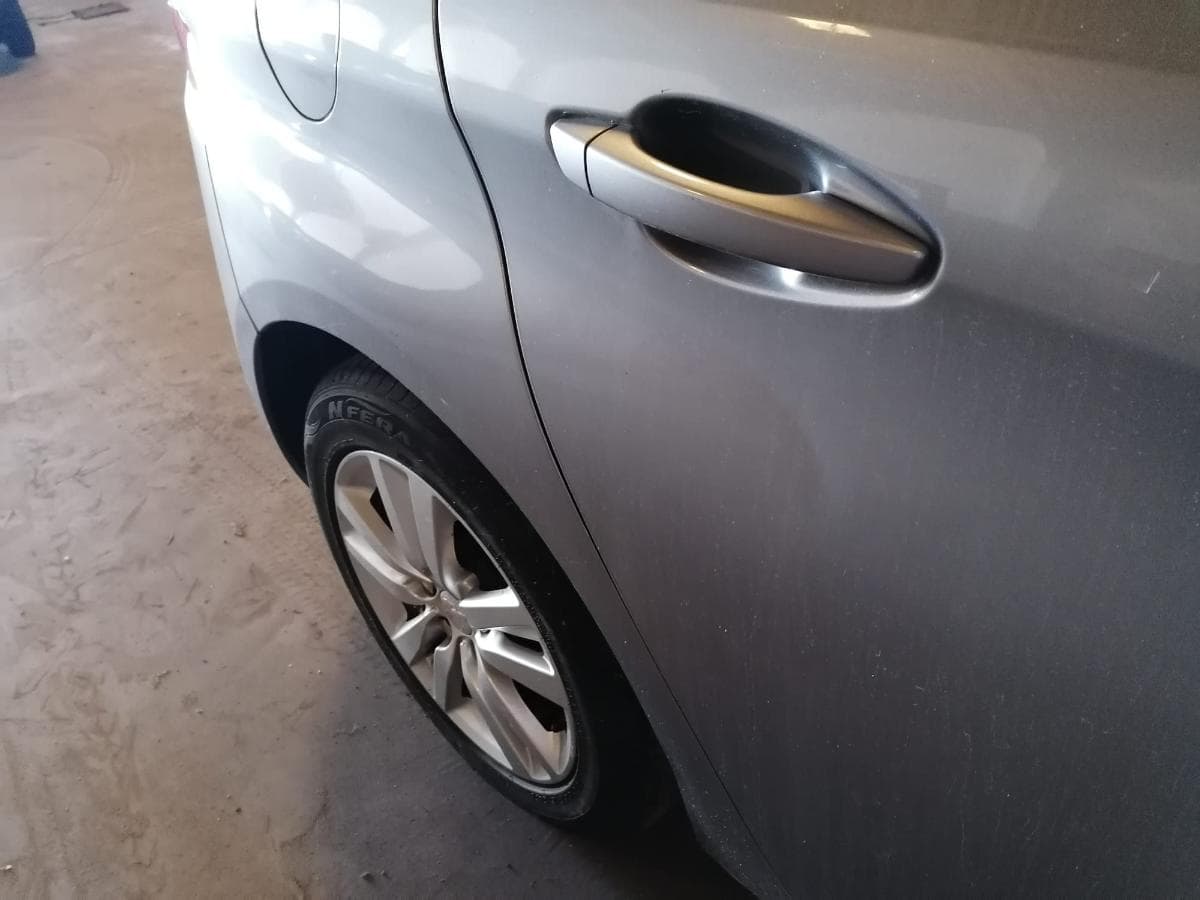 Peugeot 308 1.6 BlueHDI · Ano 2015 — imagen 10