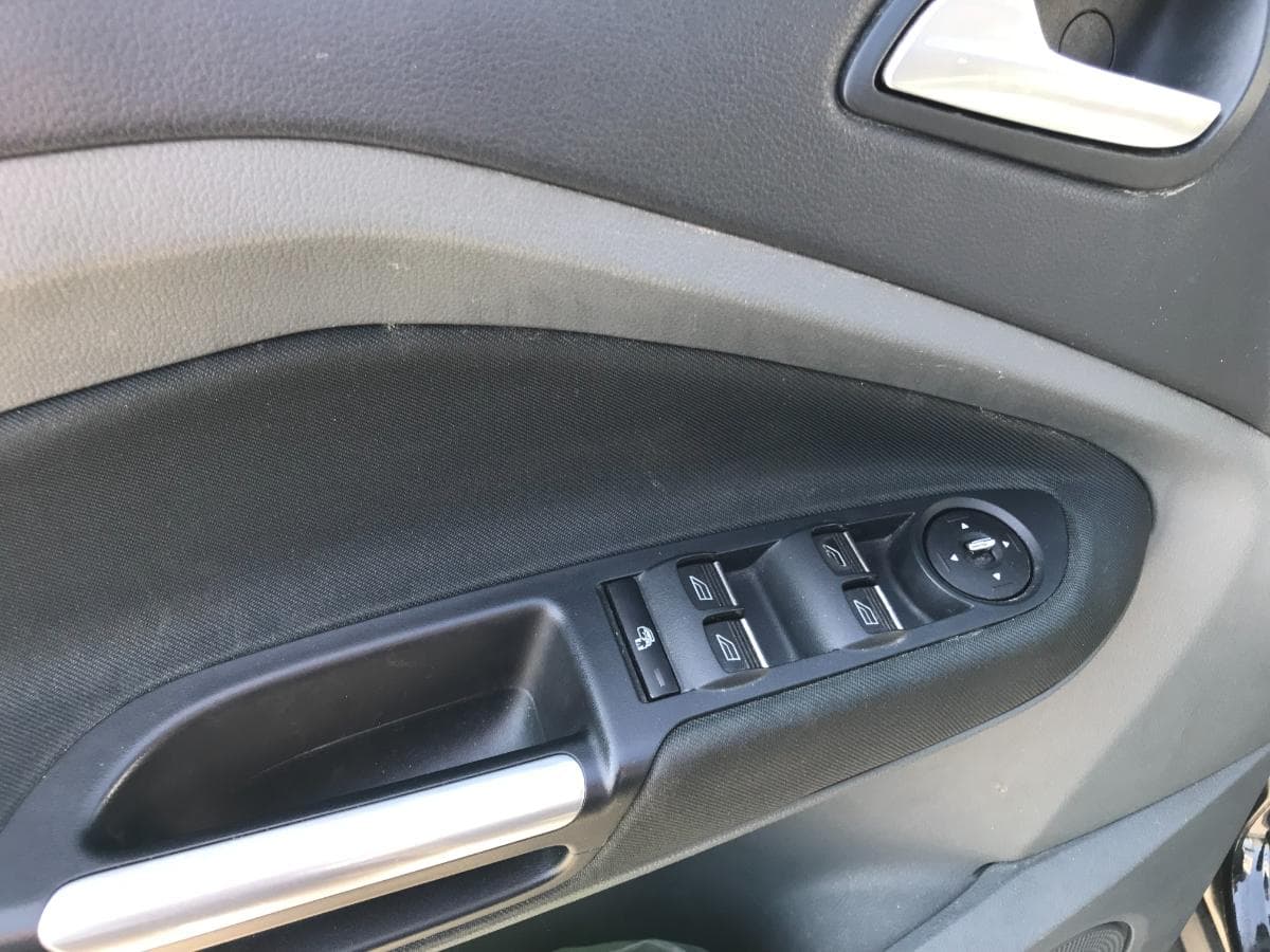 Ford C-Max 1.6 CDTI · Ano 2011 — imagem 26