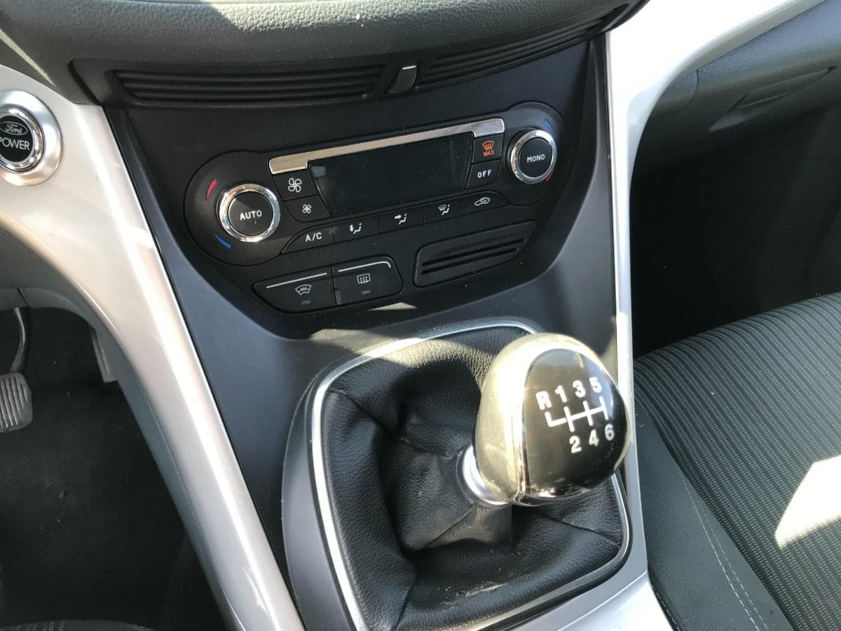 Ford C-Max 1.6 CDTI · Ano 2011 — imagem 27