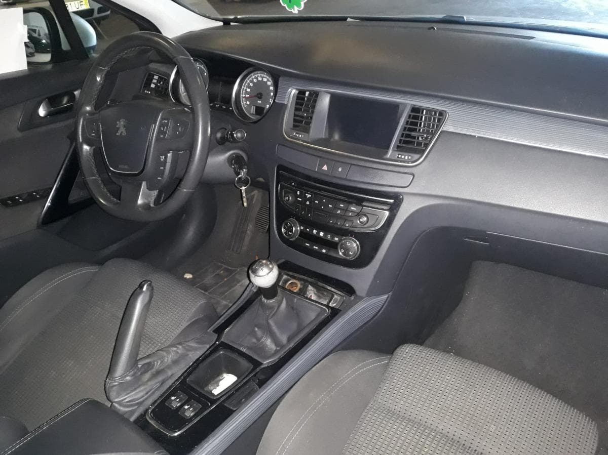 Peugeot 508 1.6HDI · Ano 2013 — imagen 17