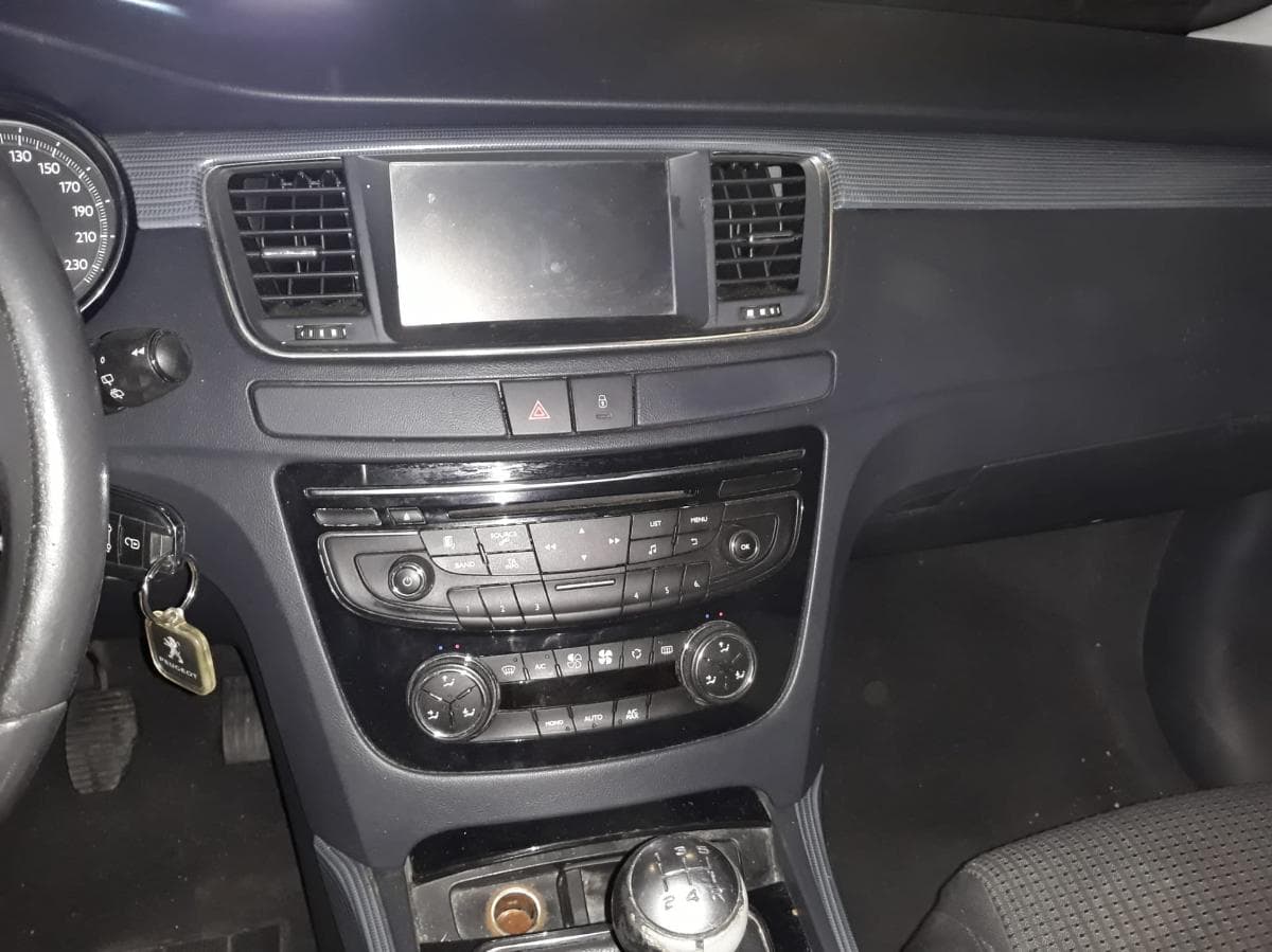 Peugeot 508 1.6HDI · Ano 2013 — imagen 23