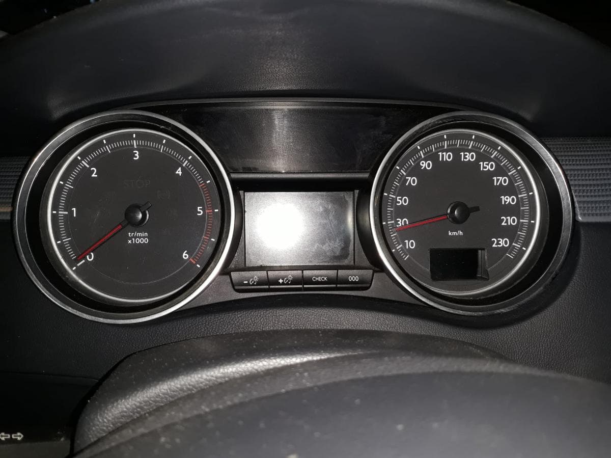 Peugeot 508 1.6HDI · Ano 2013 — imagen 33