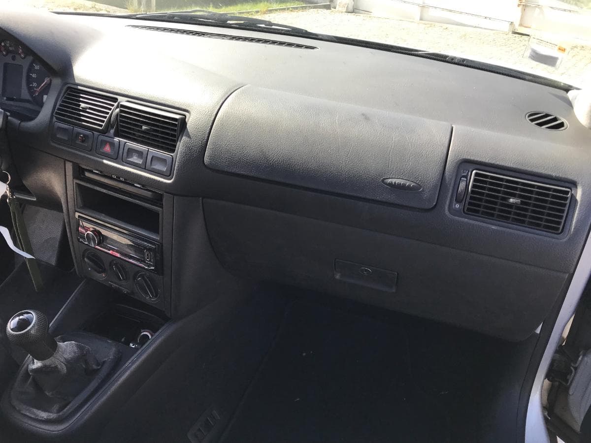 Vokswagen Golf 1.4 16v · Ano 1998 — image 27