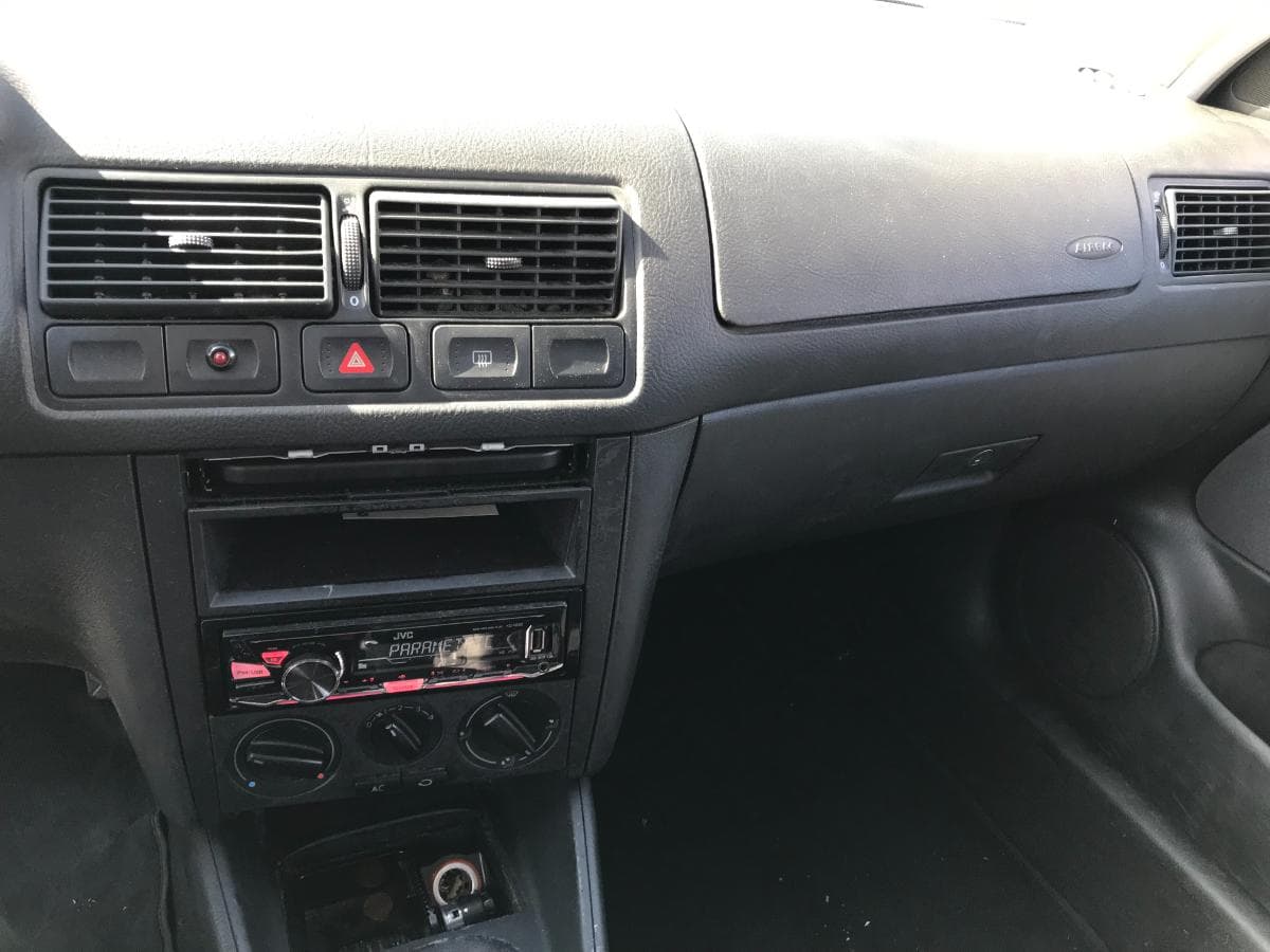 Vokswagen Golf 1.4 16v · Ano 1998 — image 29