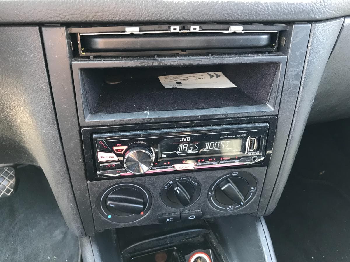 Vokswagen Golf 1.4 16v · Ano 1998 — image 32