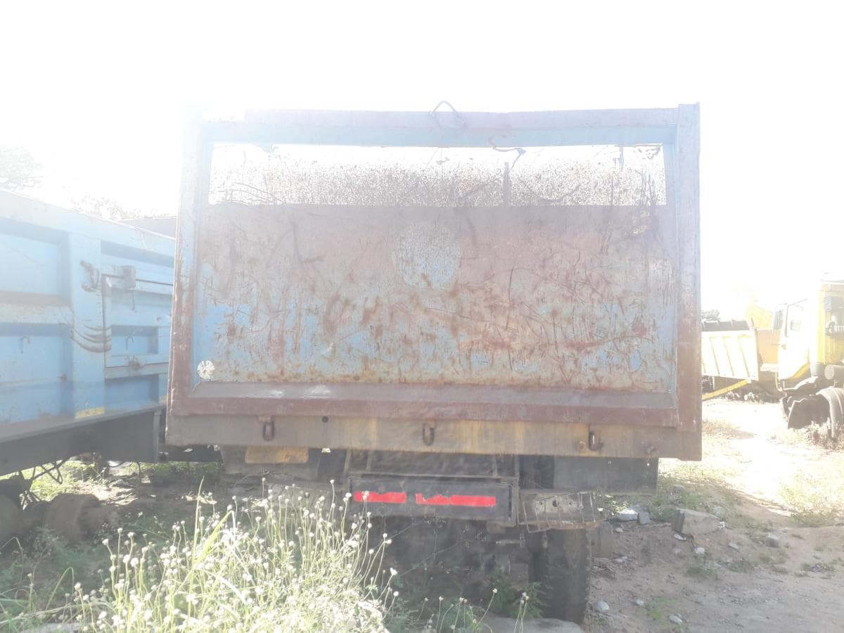 Camião Ashok Leyland · — imagem 5