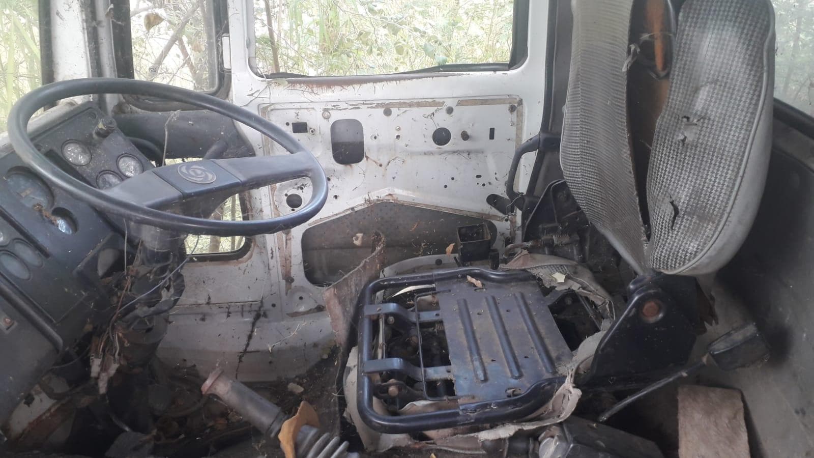 Camião Ashok Leyland · — imagem 2
