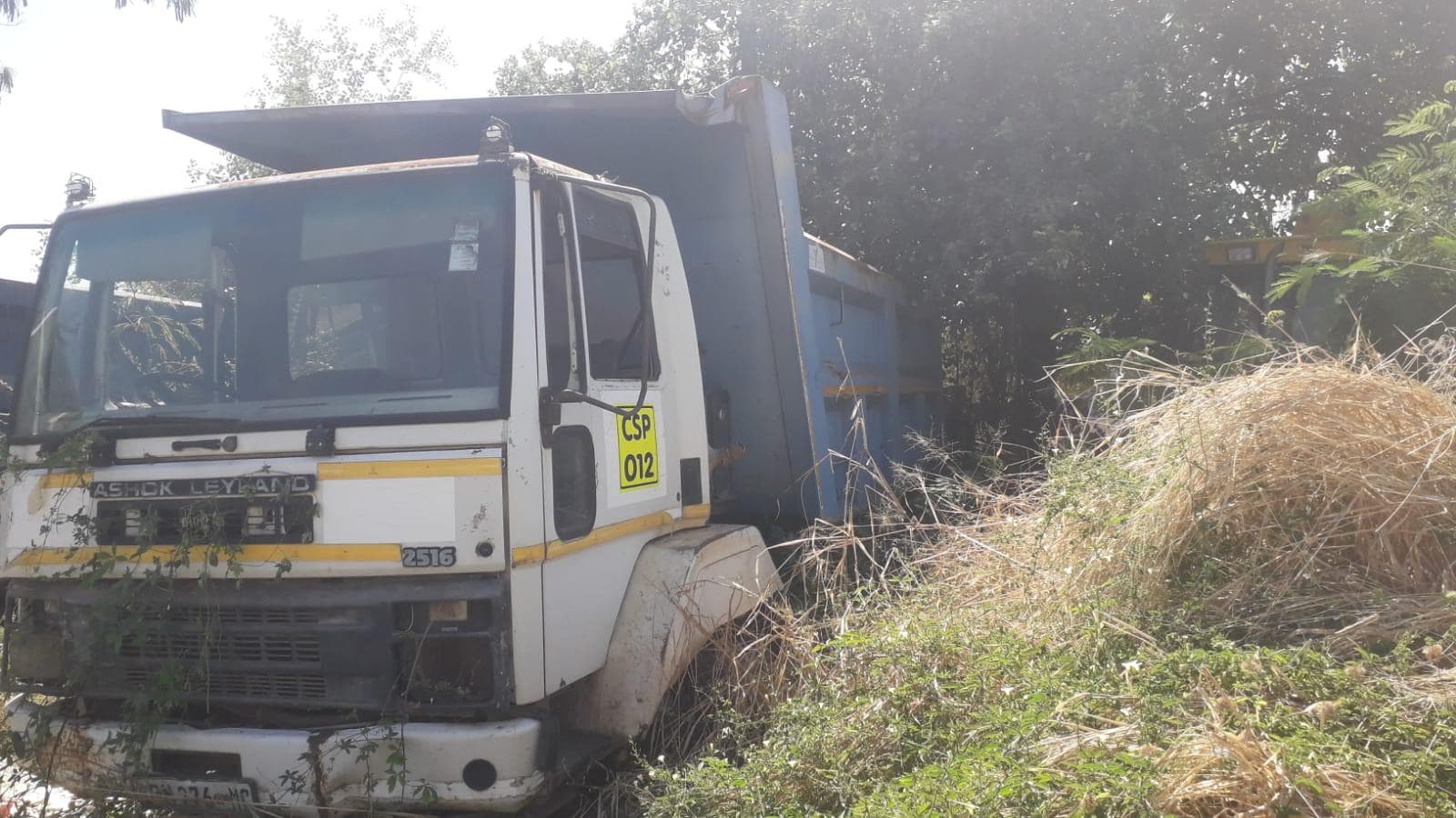 Camião Ashok Leyland · — image 7
