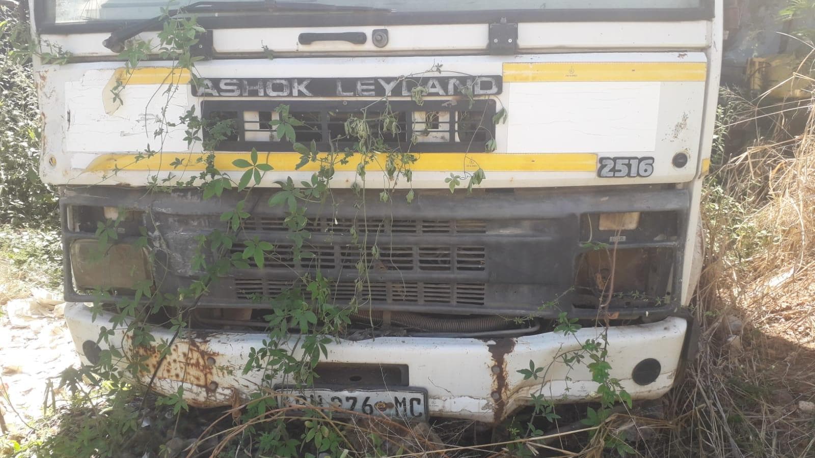 Camião Ashok Leyland · — image 8