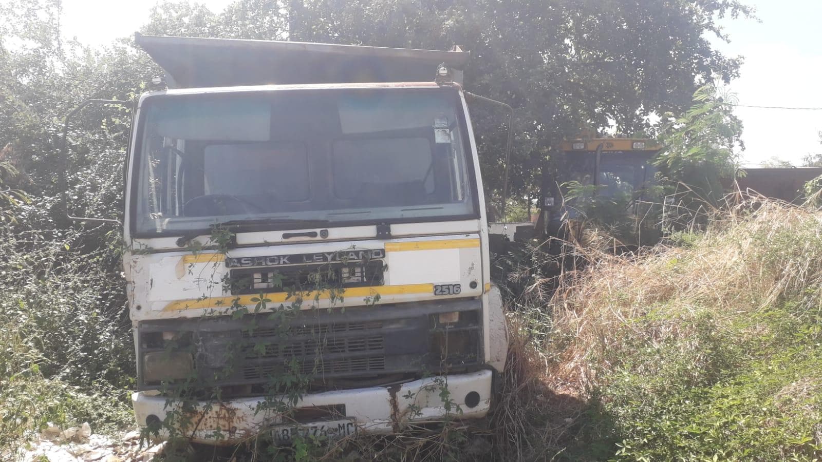 Camião Ashok Leyland · — image 9