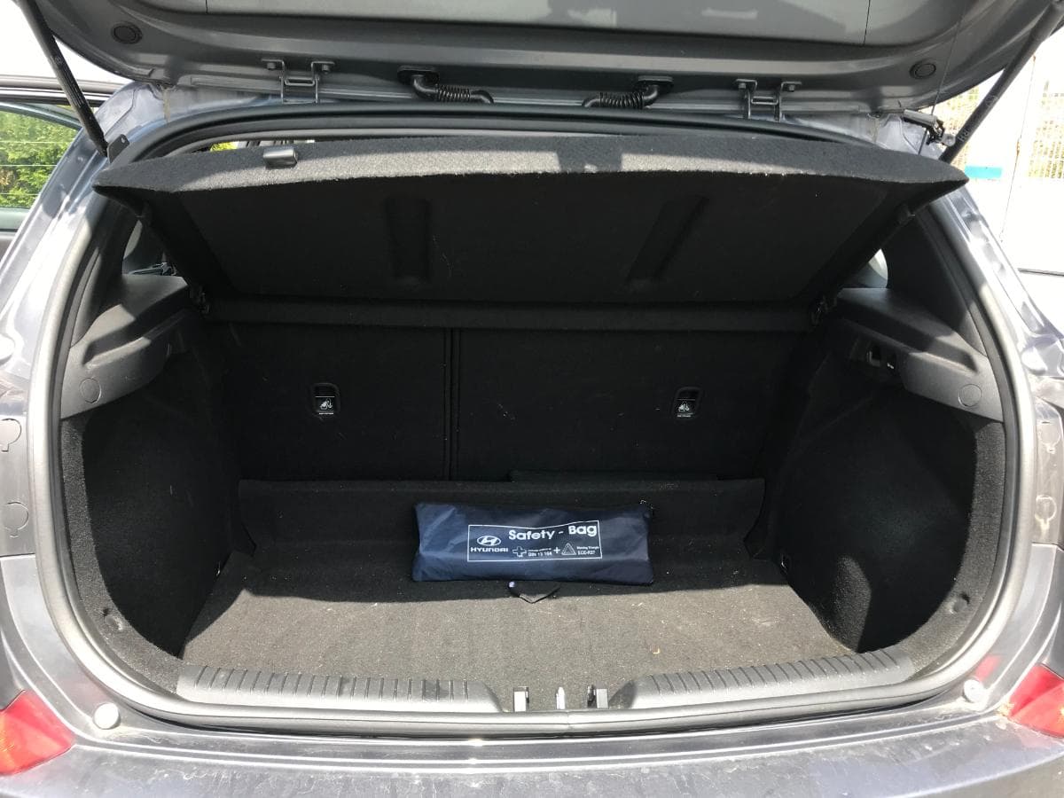 Hyundai i30 1.6 CDRI · Ano 2018 — imagen 8