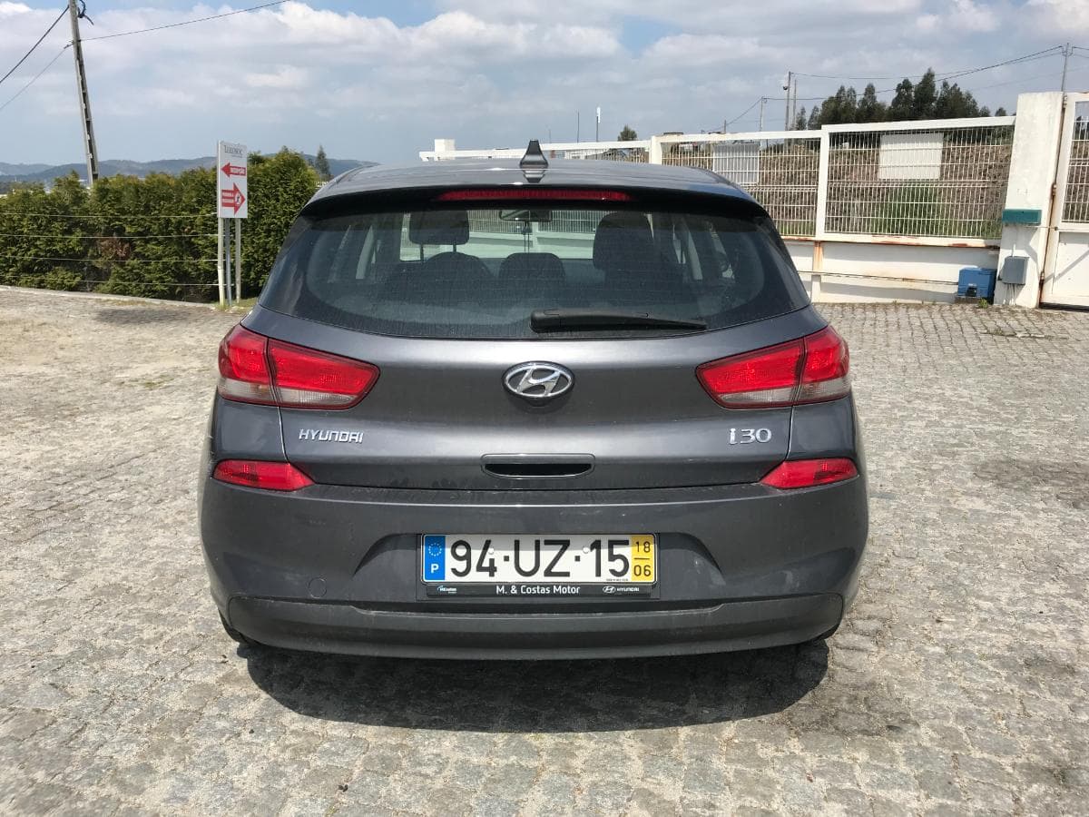 Hyundai i30 1.6 CDRI · Ano 2018 — imagen 7