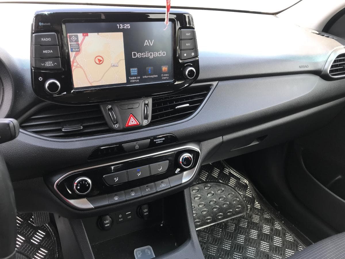 Hyundai i30 1.6 CDRI · Ano 2018 — imagen 21