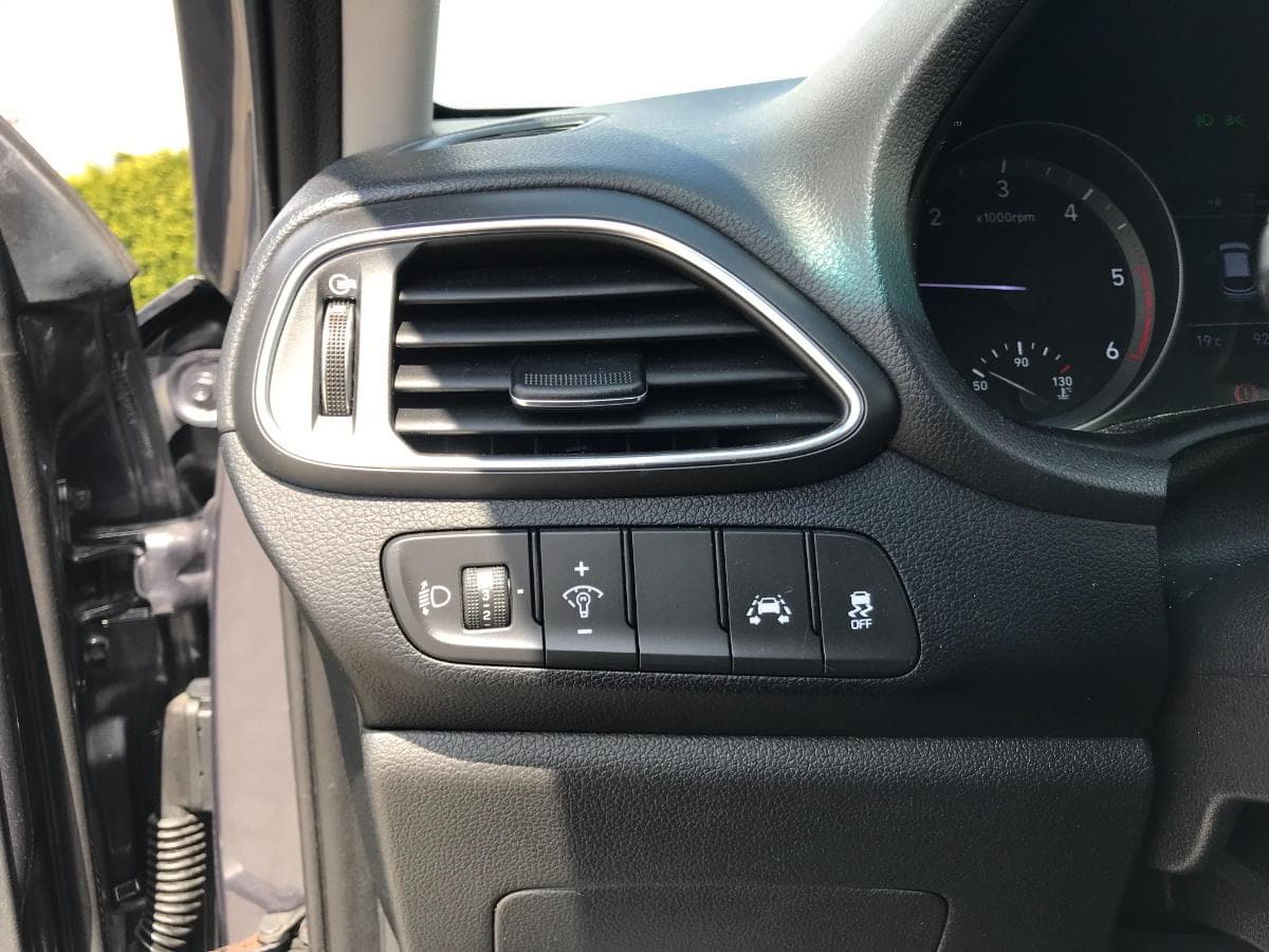 Hyundai i30 1.6 CDRI · Ano 2018 — imagen 27