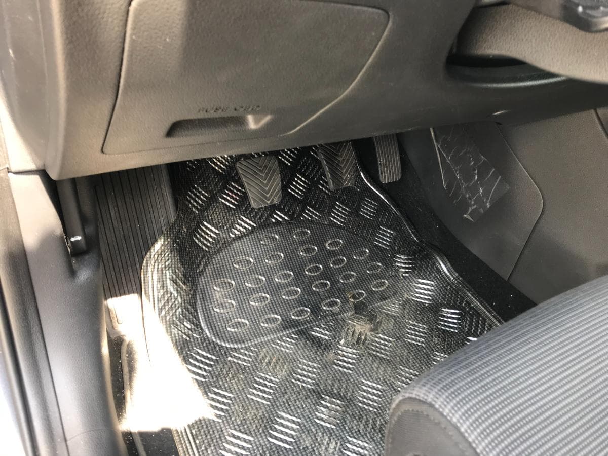 Hyundai i30 1.6 CDRI · Ano 2018 — imagen 32