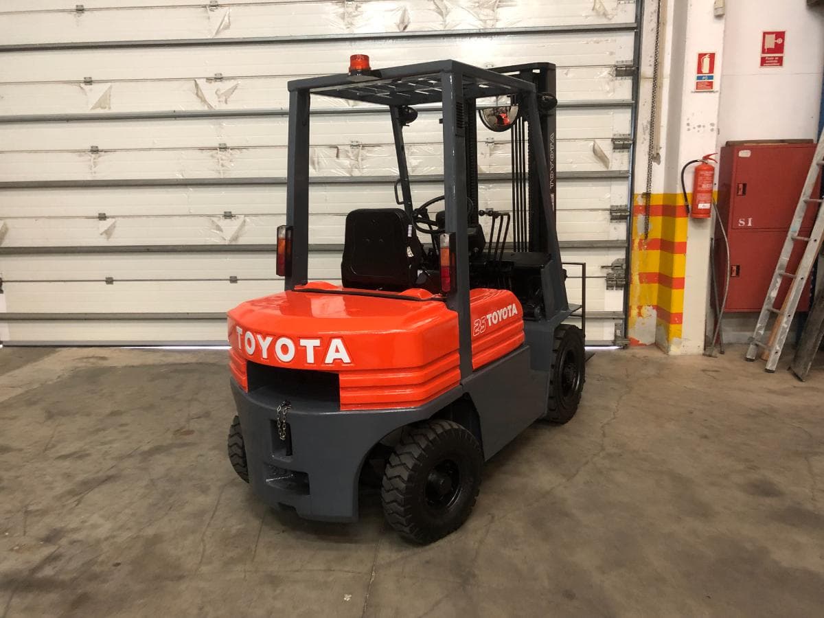 Empilhador Toyota 2500 KG — imagem 4