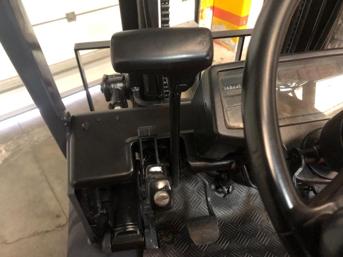 Empilhador Toyota 2500 KG — imagem 10