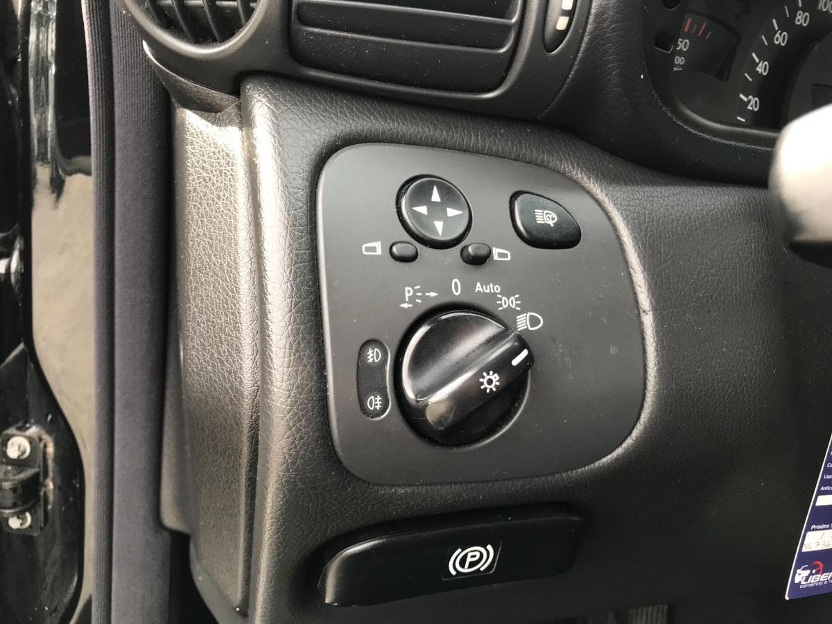 Mercedes-Benz C220 CDI · Ano 2000    06-15-VT — imagem 30