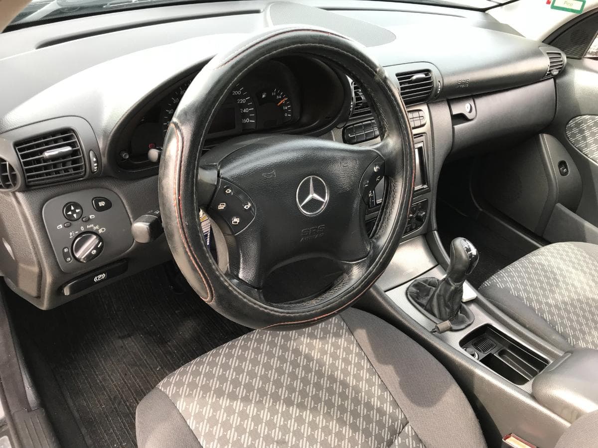 Mercedes-Benz C220 CDI · Ano 2000    06-15-VT — imagem 29