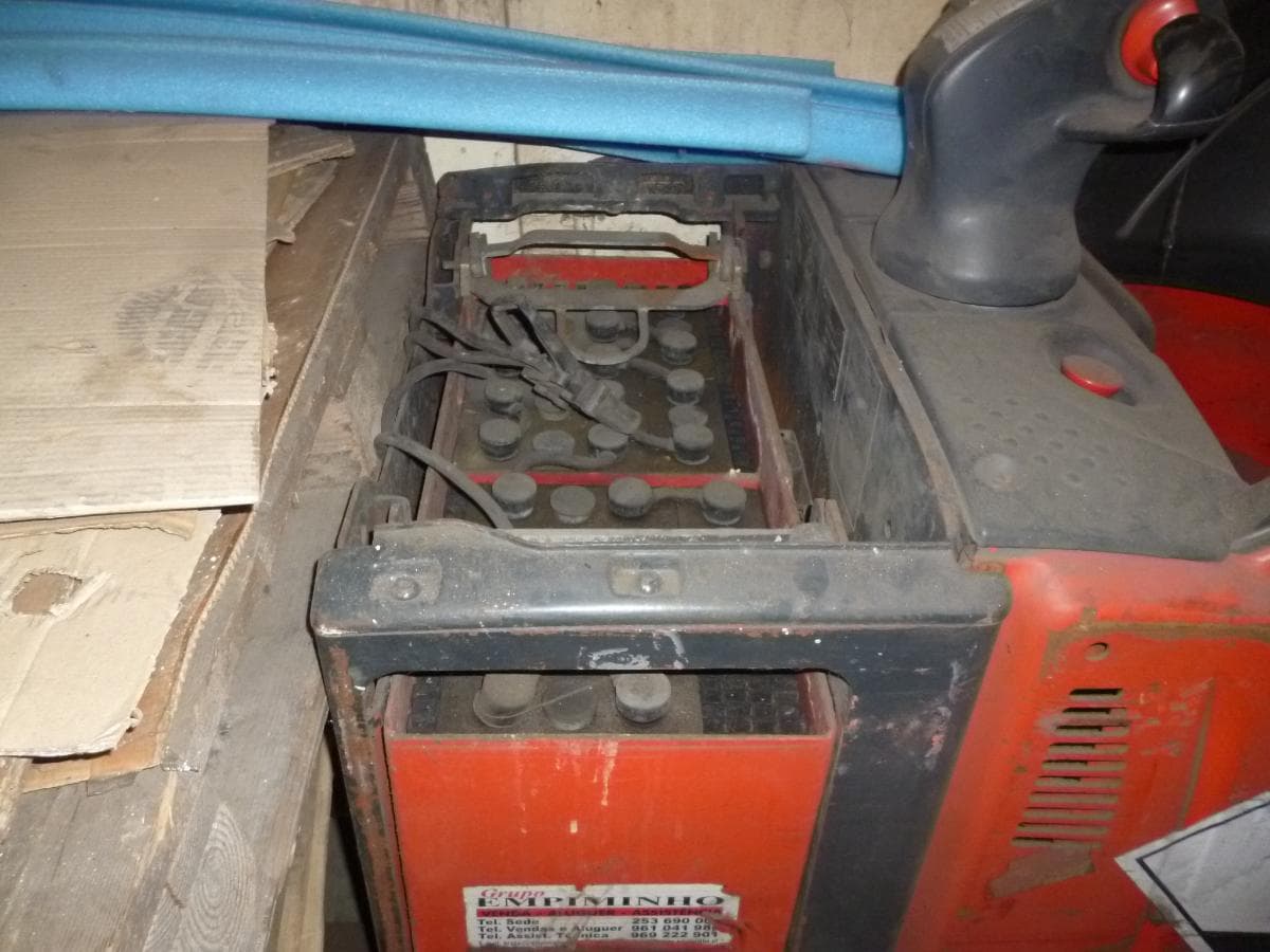 Porta-paletes + Stacker Elétrico  + Pneus — imagen 12