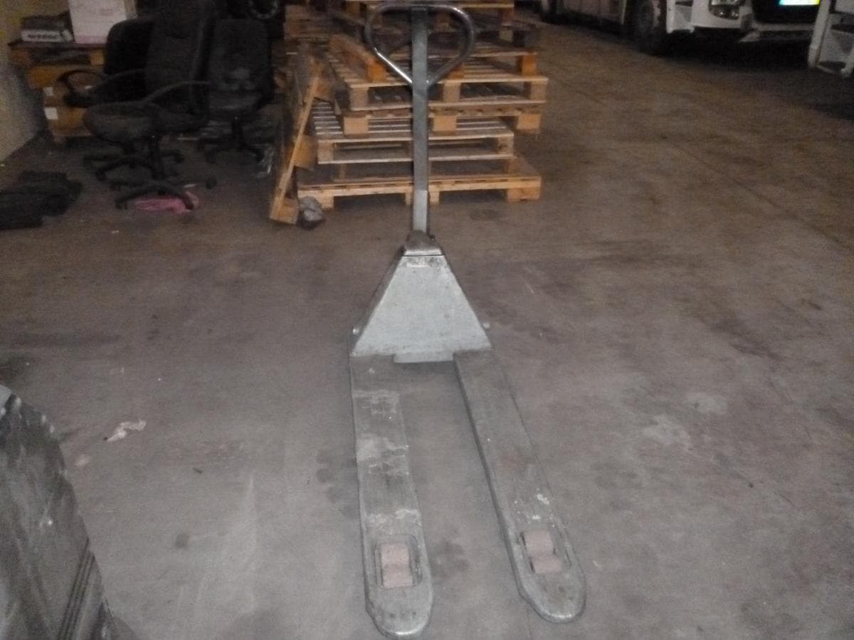 Porta-paletes + Stacker Elétrico  + Pneus — imagen 4