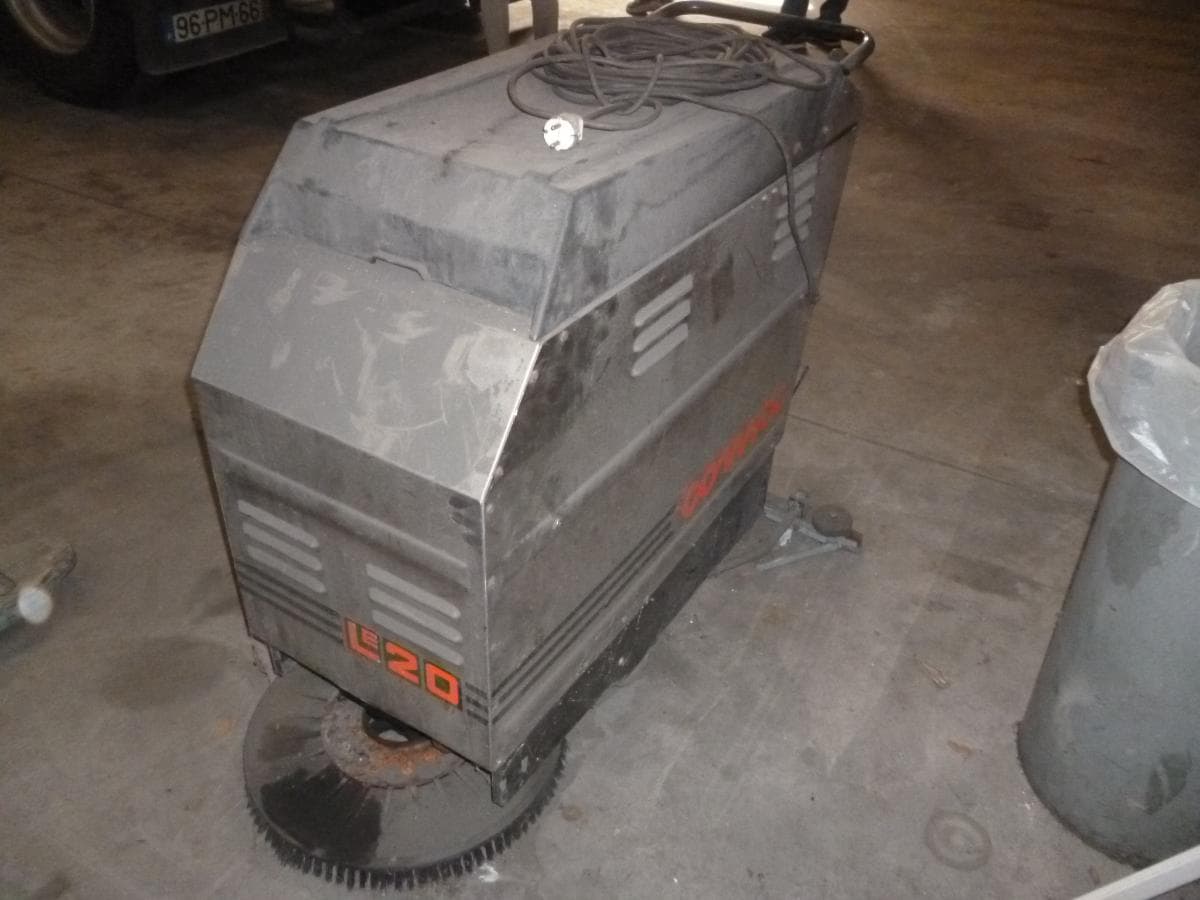 Máquina de lavar chão — image 2