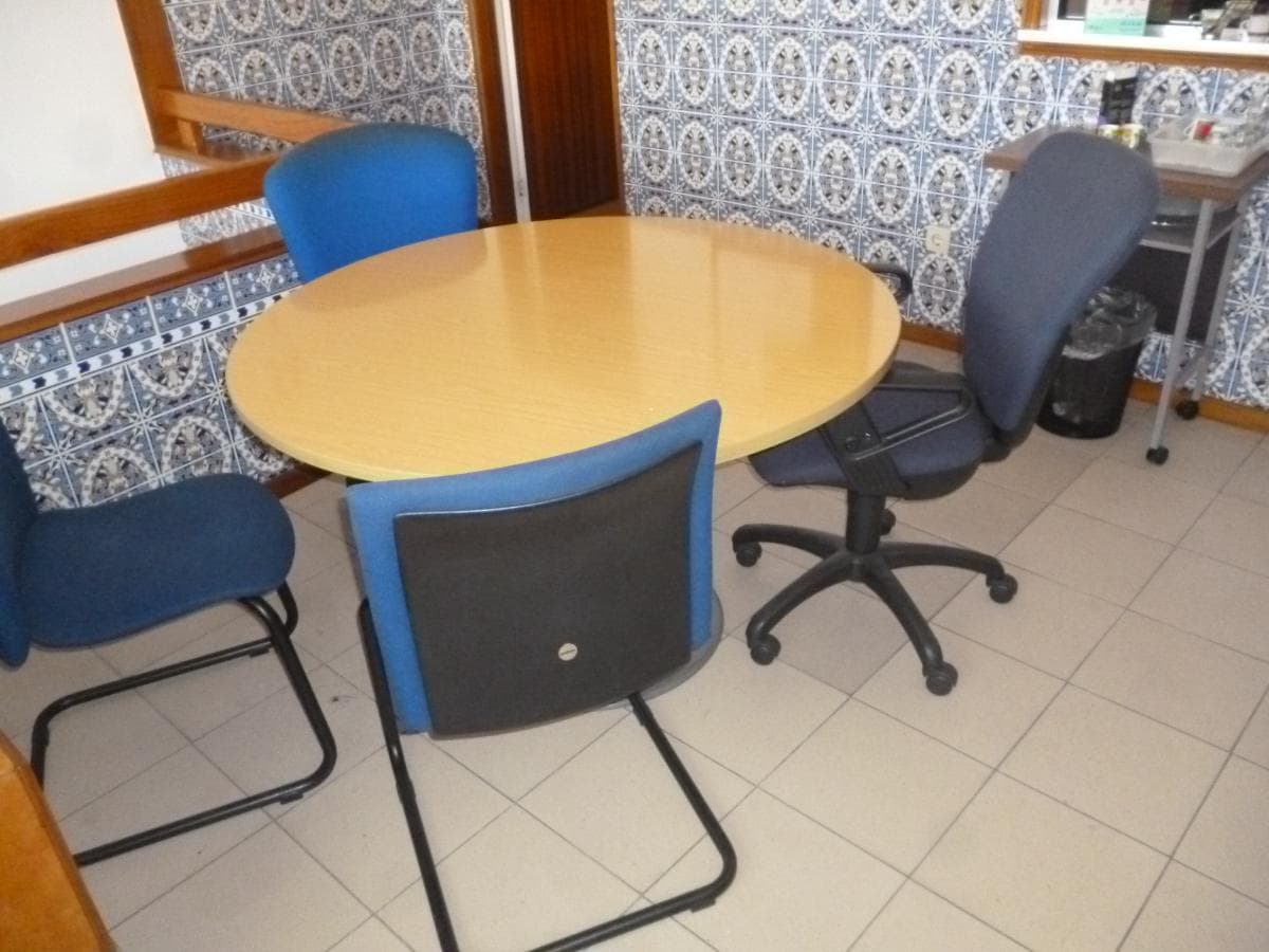 Equipamento de Escritório + Mobiliário Diverso — image 12