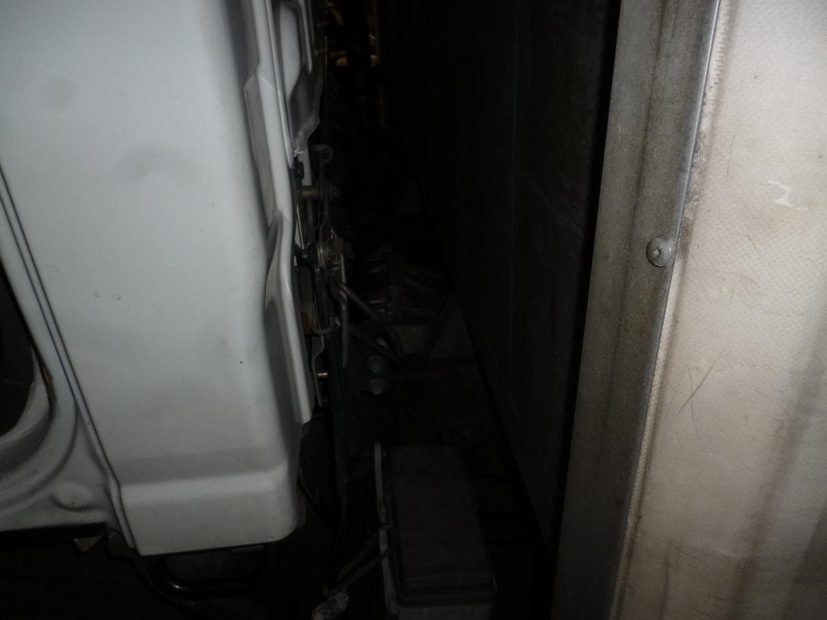 ISUZU NLR85 HD5AYE E4 — imagen 6