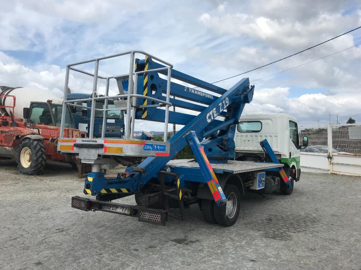 Nissan Cabstar F24.35 com Plataforma Elevatória Sequani CTE Z19 — imagem 6
