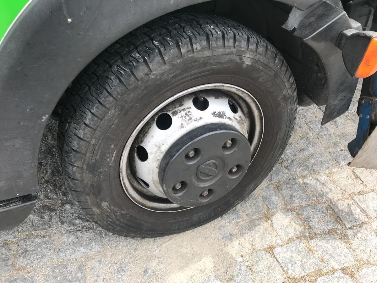 Nissan Cabstar F24.35 com Plataforma Elevatória Sequani CTE Z19 — imagem 15