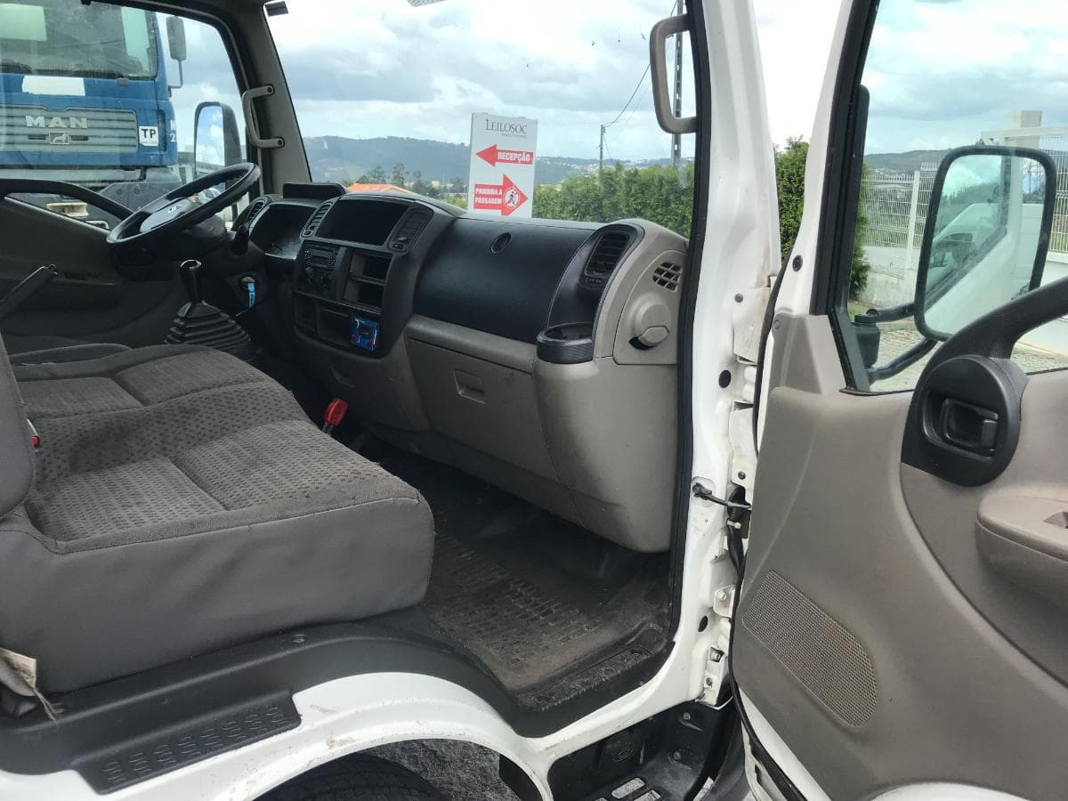 Nissan Cabstar F24.35 com Plataforma Elevatória Sequani CTE Z19 — imagem 17