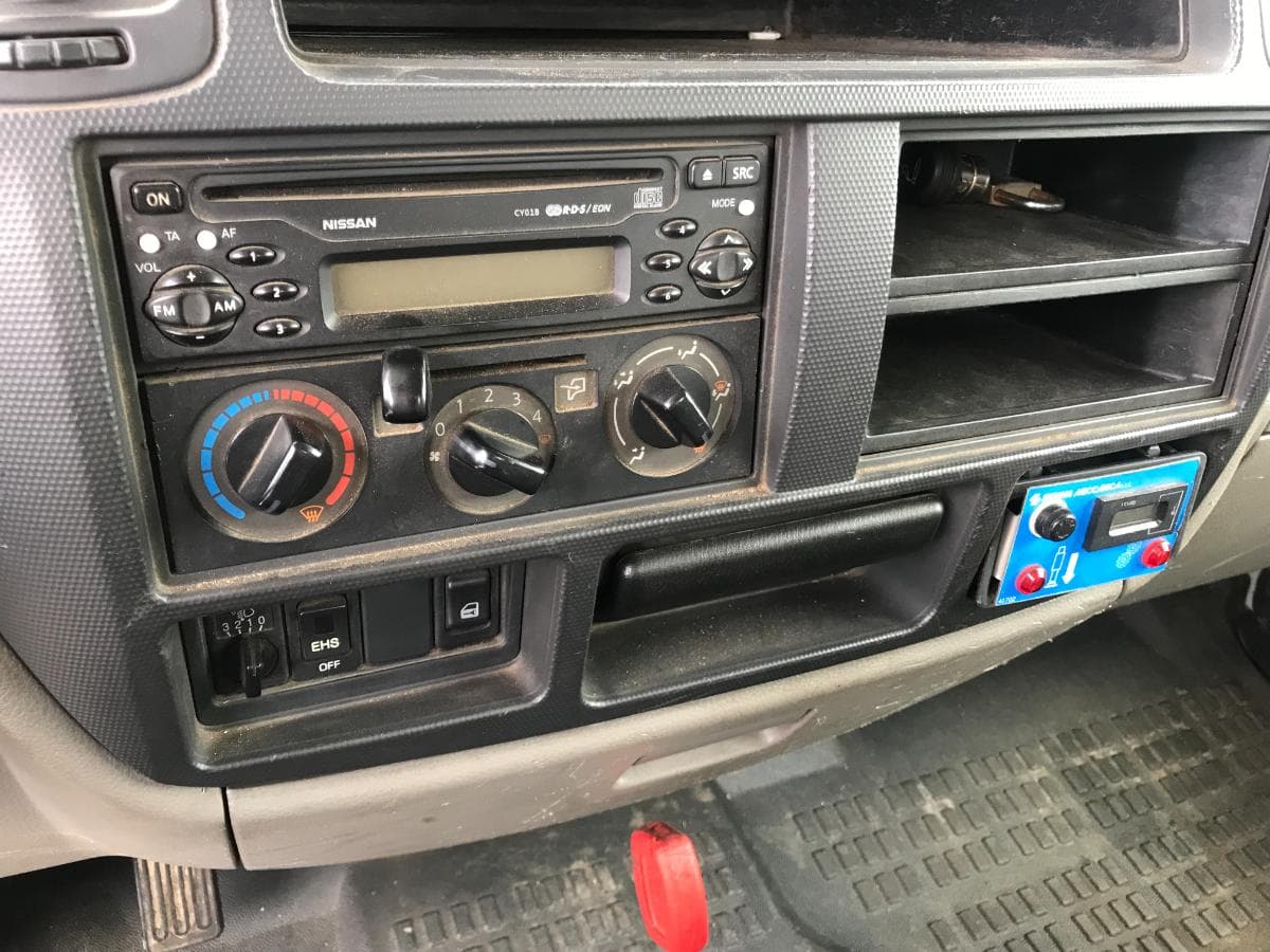 Nissan Cabstar F24.35 com Plataforma Elevatória Sequani CTE Z19 — imagem 22