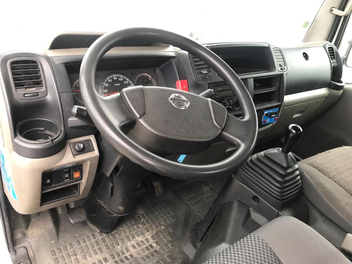 Nissan Cabstar F24.35 com Plataforma Elevatória Sequani CTE Z19 — imagem 23