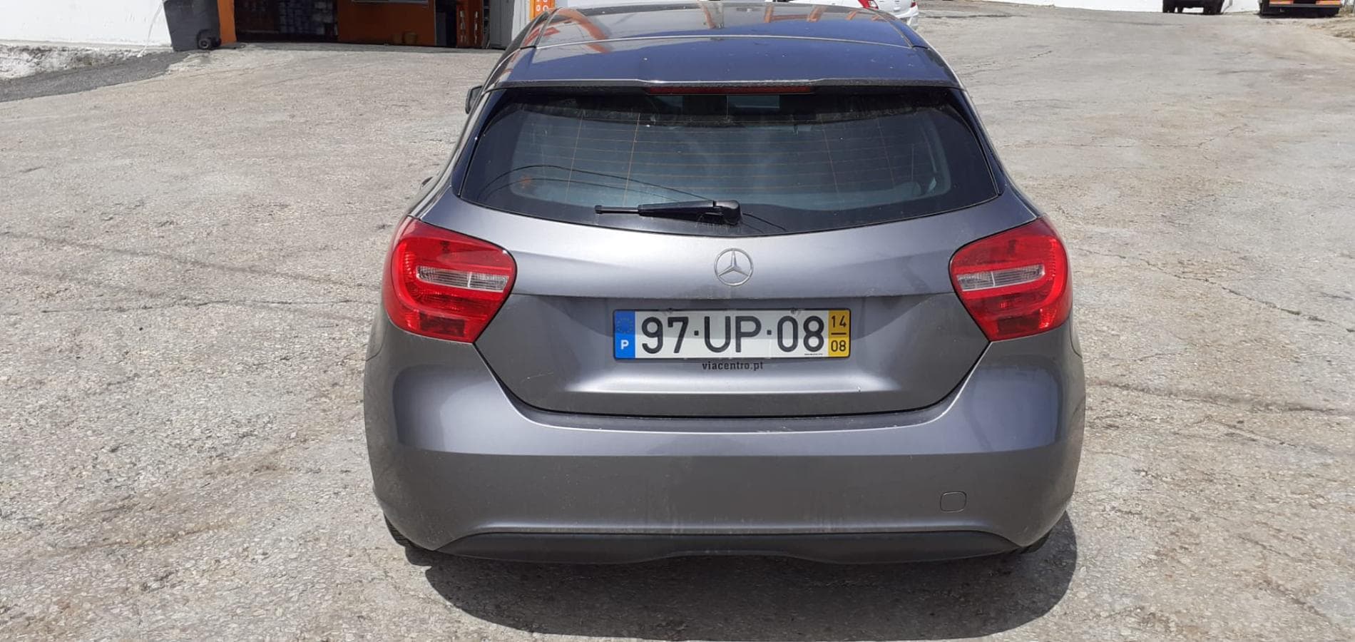 Mercedes-Benz A180 CDI · Ano 2014 — imagem 6