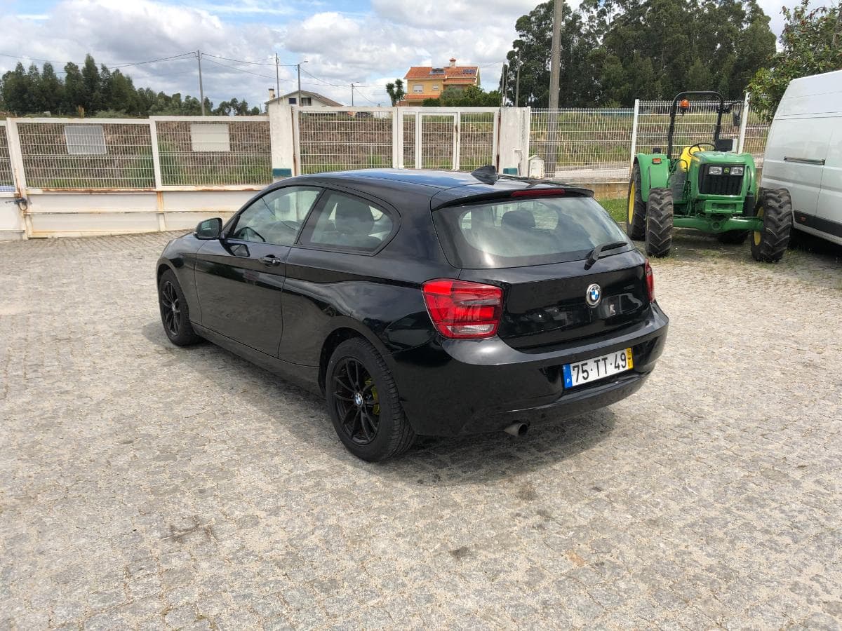 BMW 116D Coupé · Ano 2015 — imagem 12