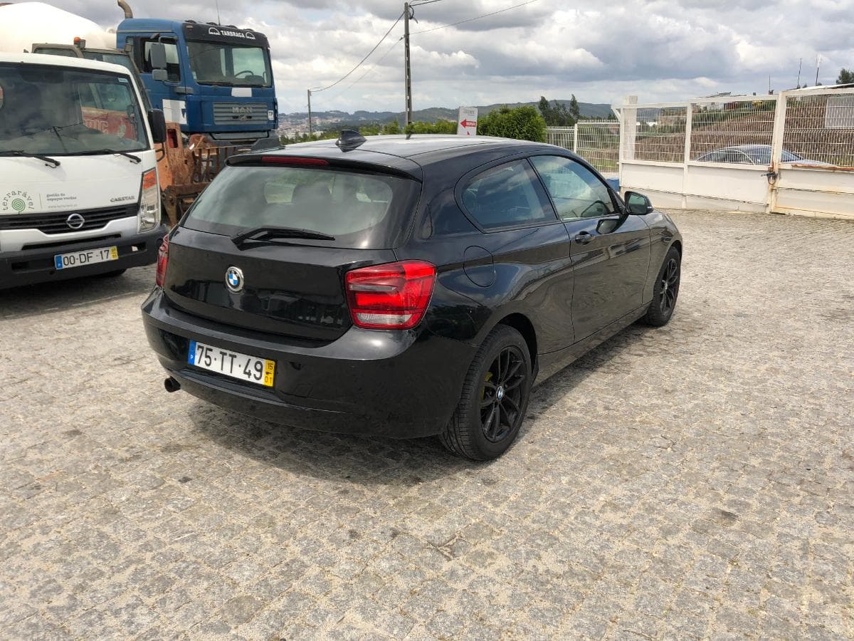 BMW 116D Coupé · Ano 2015 — imagem 5