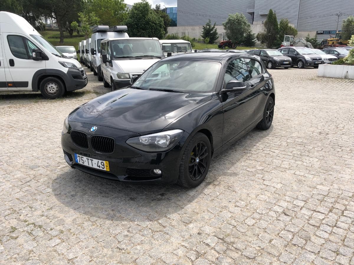 BMW 116D Coupé · Ano 2015 — imagem 4